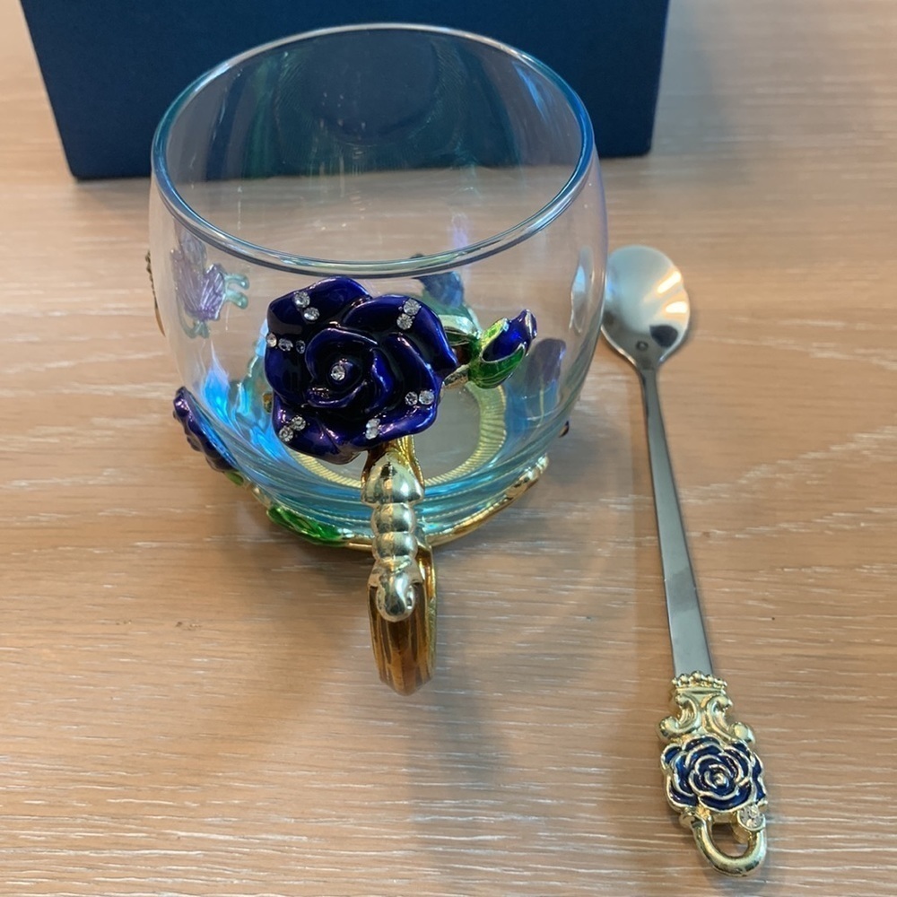 Glassyfi cup with gold colored handle, butterfly and flowers, includes spoon - Picture 6 of 9